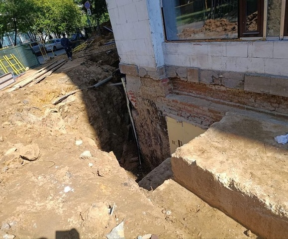 Геодезическая фиксация отметок труб на Профсоюзной улице